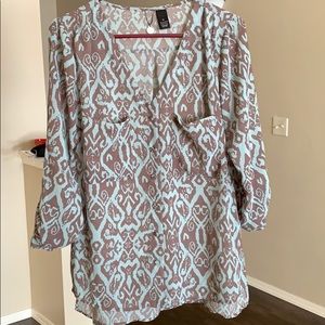 Ladies 3/4 length blouse
